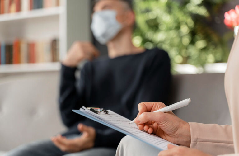 Lee más sobre el artículo Apoyo Psicológico en Cáncer: Fundamental para Pacientes