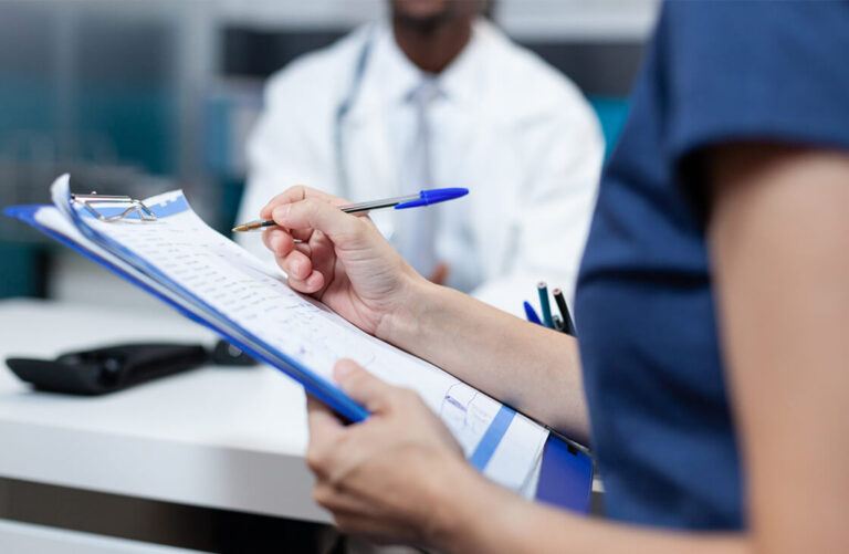 Lee más sobre el artículo Rol del Médico Internista en la Prevención del Cáncer