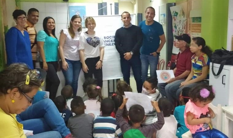 Lee más sobre el artículo Donativos y entretenimiento a los niños del albergue Mi Casita