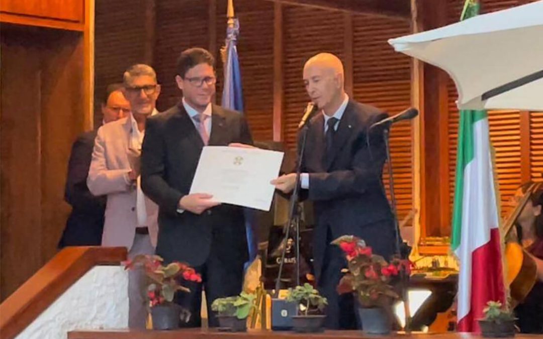 Vicepresidente de la SAV recibe orden de caballero de Italia por méritos académicos y científicos